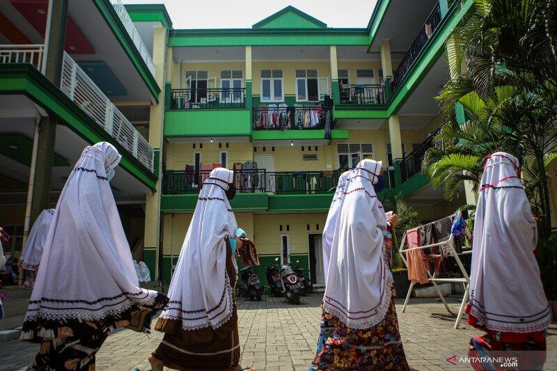 Kefiraunan Pesantren Sasaran Empuk Teroris dan Pemerkosa