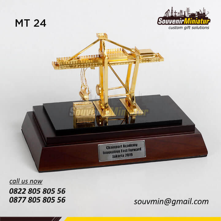 Miniatur Alat Berat