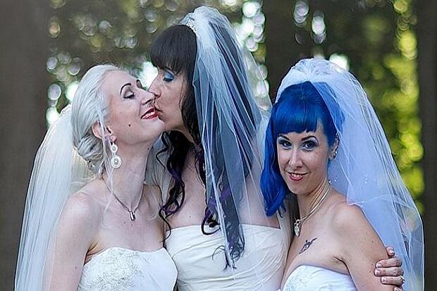 Pernikahan Lesbian yang Pernah Mengemparkan Jutaan Umat Manusia