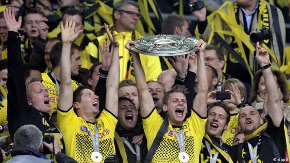 Pernah Terima Pinjaman Dari Bayern Munchen, Ini Fakta-Fakta Lain Borussia Dortmund !