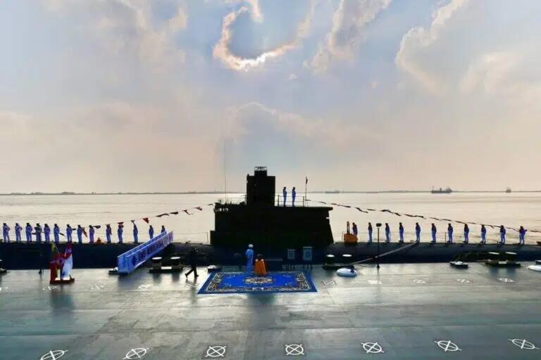 Myanmar Meresmikan Operasional Kapal Selam Diesel Listrik Type 035B Buatan China