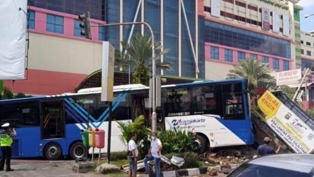 Postur Tubuh Diduga Jadi Salah Satu Penyebab Kecelakan Bus Transjakarta