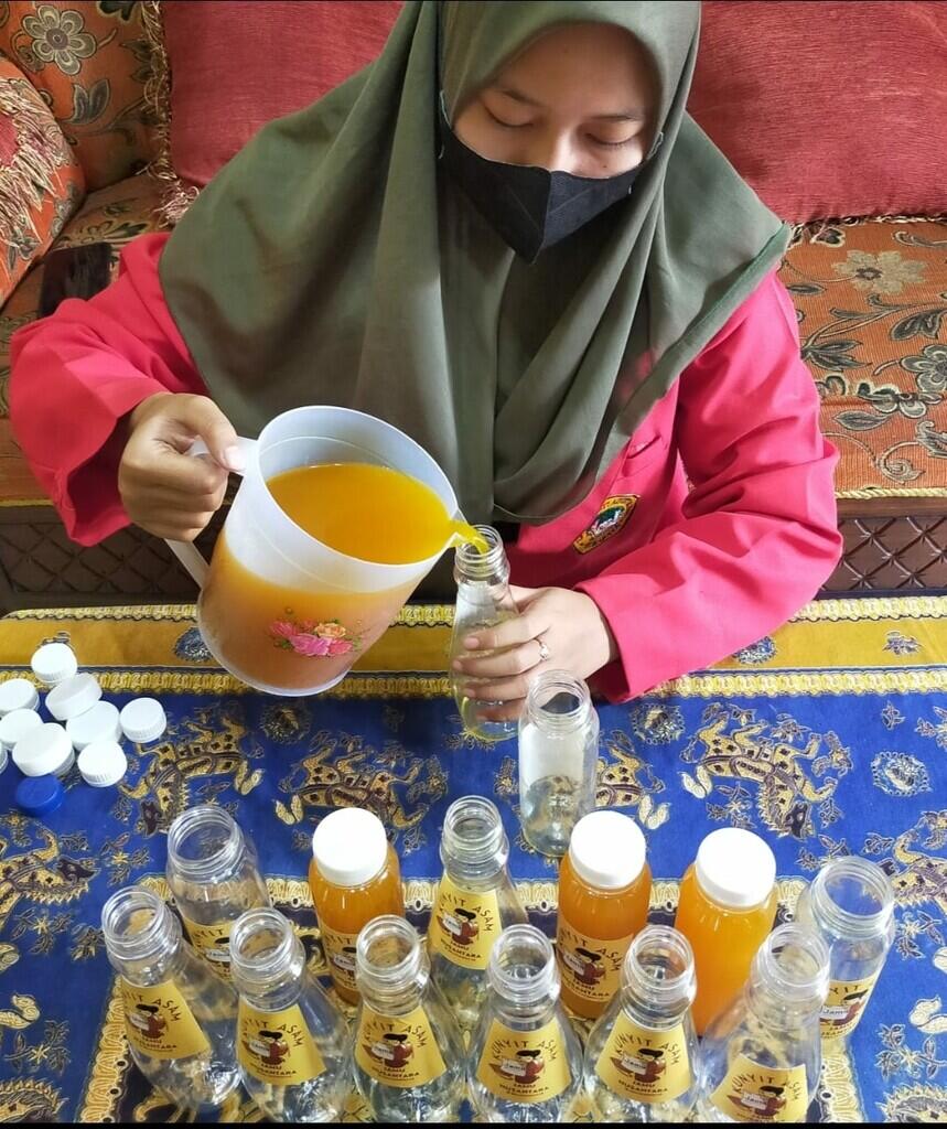 Pandemi Covid-19 Untag Surabaya Melakukan KKN Mandiri, Mahasiswa Membuat Produk Jamu