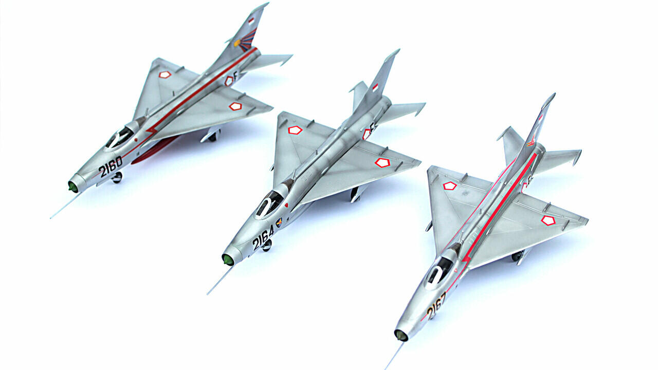 Model Kit Mig-21 F-13 AURI (Mig-21 Fishbed C)