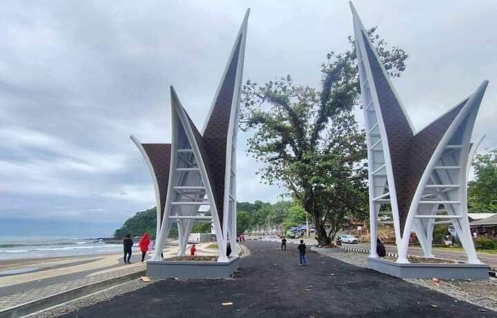 Destinasi Wisata Sekitar Pantai Pelabuhan Ratu Sukabumi Untuk Yang Hobi Fotografi