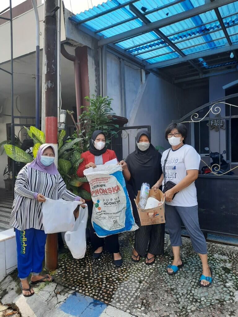 KKN UNTAG SURABAYA Pelaksanaan Bank Sampah Untuk Meminimalisir Sampah ...