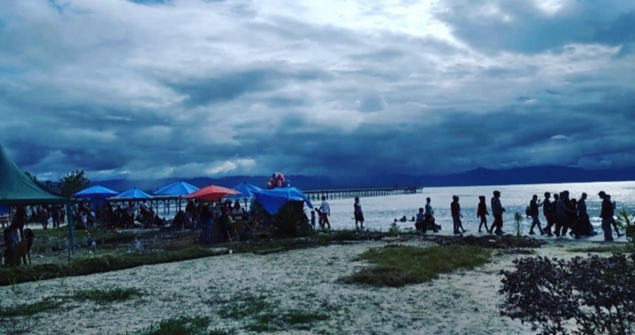 PANTAI PASIR PUTIH PARPAREAN SALAH SATU OBJEK WISATA FAVORITE DI PORSEA SUMUT