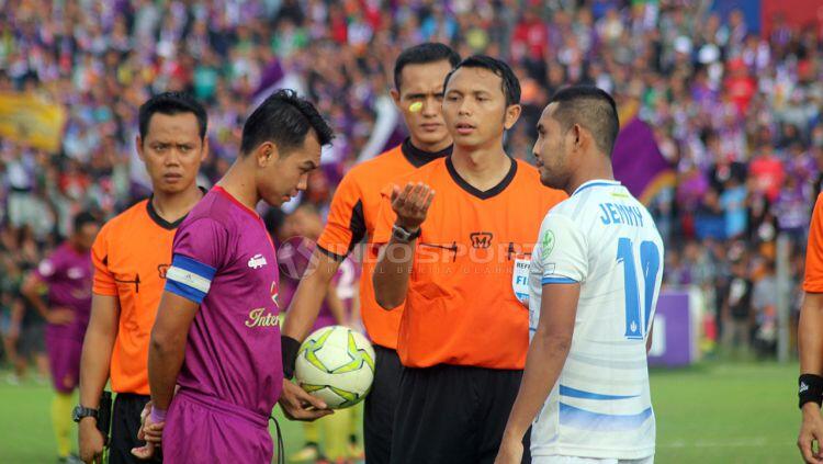 Jangan Ngeluh! Inilah Perbandingan Gaji Wasit Indonesia Dibandingkan Negara Lain