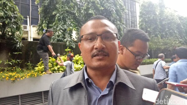 Di Tengah Penyidikan 'Allahmu Lemah', Ferdinand Hutahaean Ngaku Mualaf! 