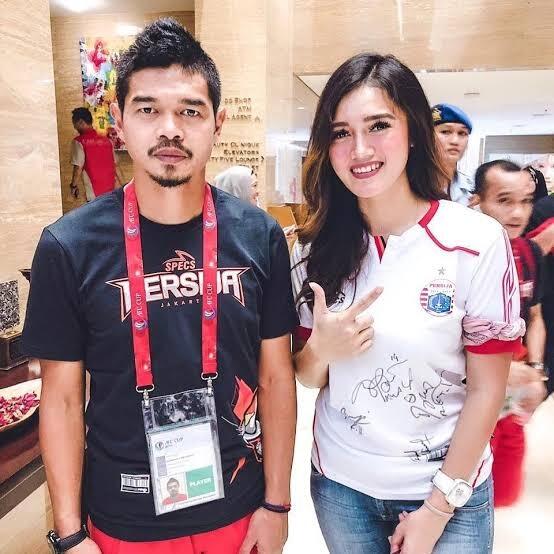 Jess Amalia, Cantik Dan Menawan Bikin Fans Lawan Persija Terlena