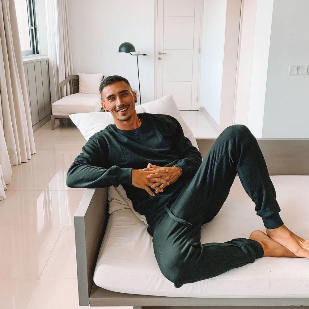 Inspirasi OOTD Vincent Verhaag, Tetap Modis Walau Pakai T-shirt