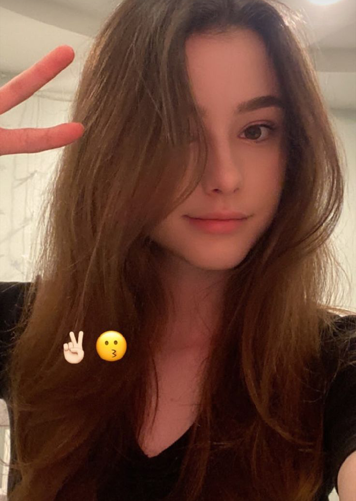 Kira kira cantikan mana ? Pose Terbaik 2022