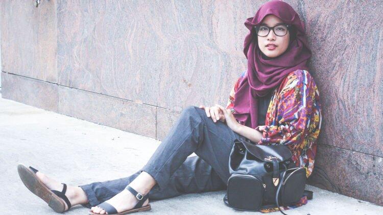 Catat, 8 Style Berhijab yang Ingin Terlihat Sopan tapi Nggak Terlalu Girly