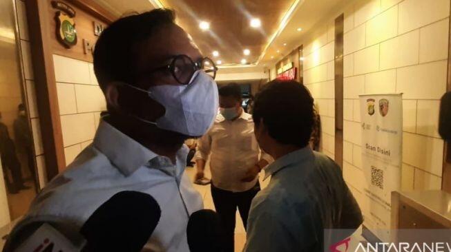 Sempat Menolak Dijemput Paksa, Haris Azhar Tiba di Polda Metro Jaya