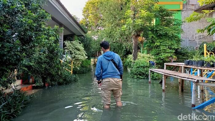 77 RT di Jakarta Masih Terendam Banjir, Tinggi Air Capai 400 Mm