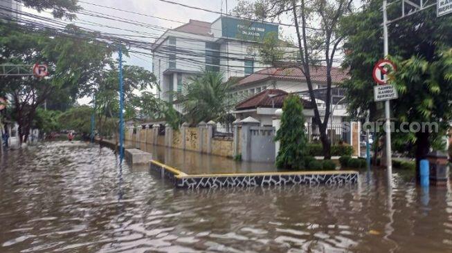 Banjir Jakarta Tak Surut Dalam 6 Jam, Wagub DKI A. Riza Patria Ungkap Kemungkinannya