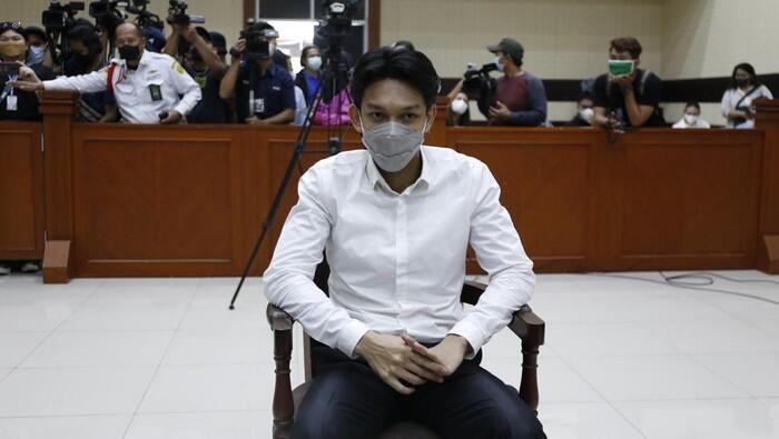 HARI INI SIDANG VONIS GAGA MUHAMMAD, GRETA IRENE MELAKUKAN LIVE INSTAGRAM DI AKUNYA