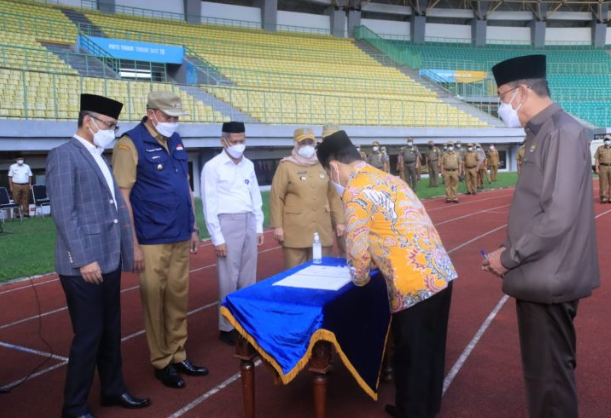 Setelah Terjadi OTT KPK Akhirnya Plt. Walikota Bekasi Tandatangani Anti Korupsi