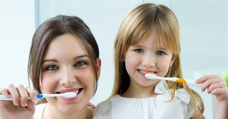 Bahaya Keseringan Menyikat Gigi, Simak Penjelasannya!