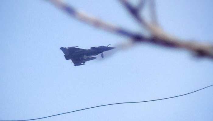 Tampil Memukau di India, Rafale M Sukses Lepas Landas Via Ski Jump