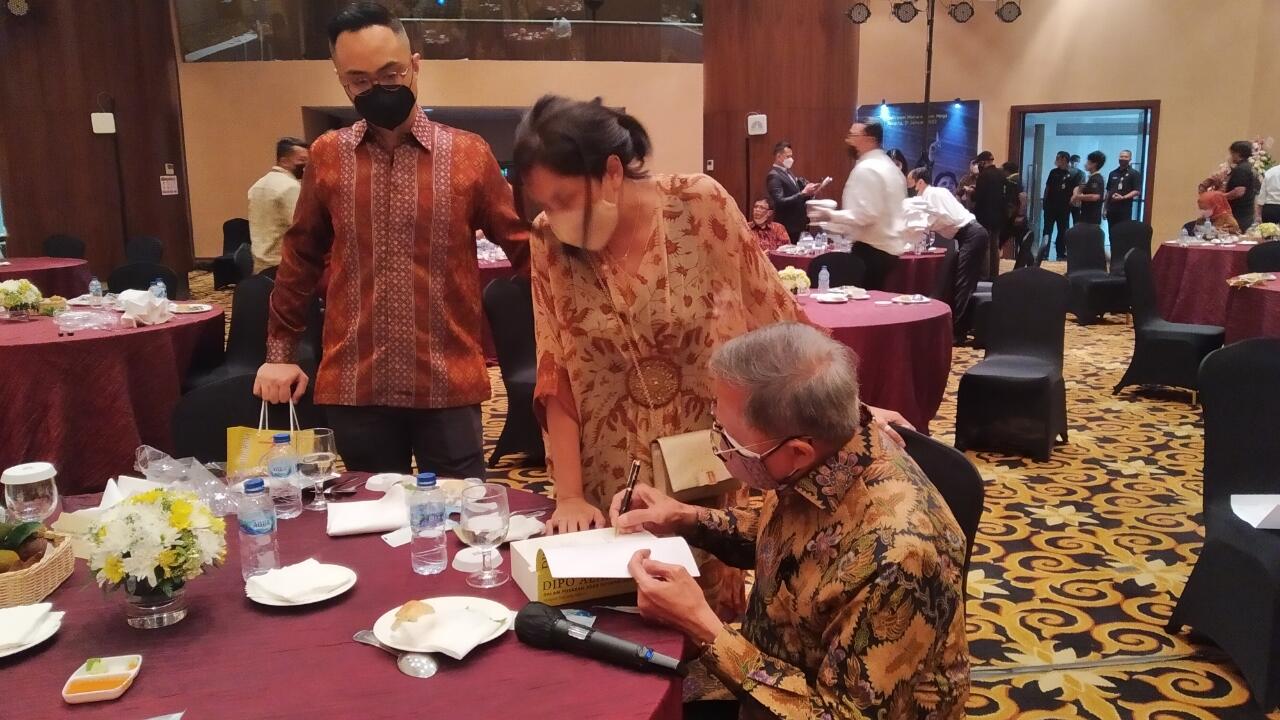 Peluncuran Biografi DIPO ALAM Dengan Judul "Dalam Pusaran Adab Dipimpin & Memimpin"