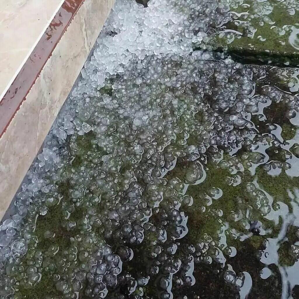 FENOMENA HUJAN ES DI KINTAMANI - BALI