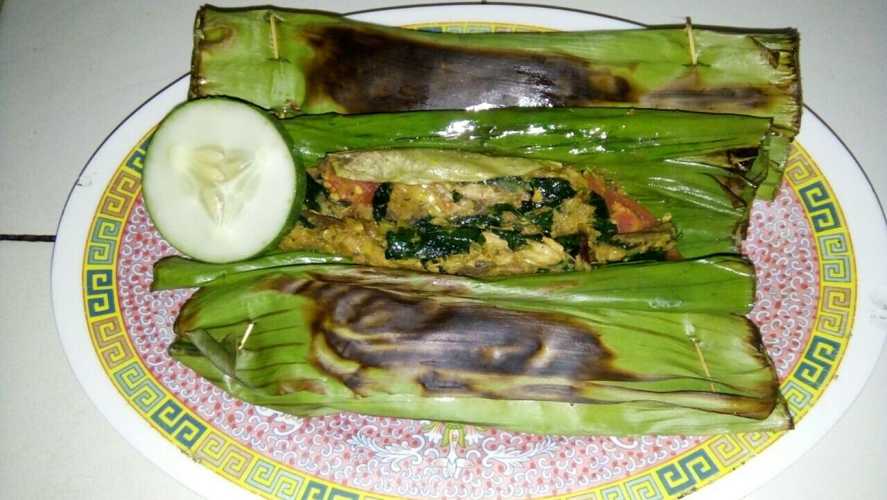 Cara Mudah Membuat Pepes Pindang Ikan Tongkol