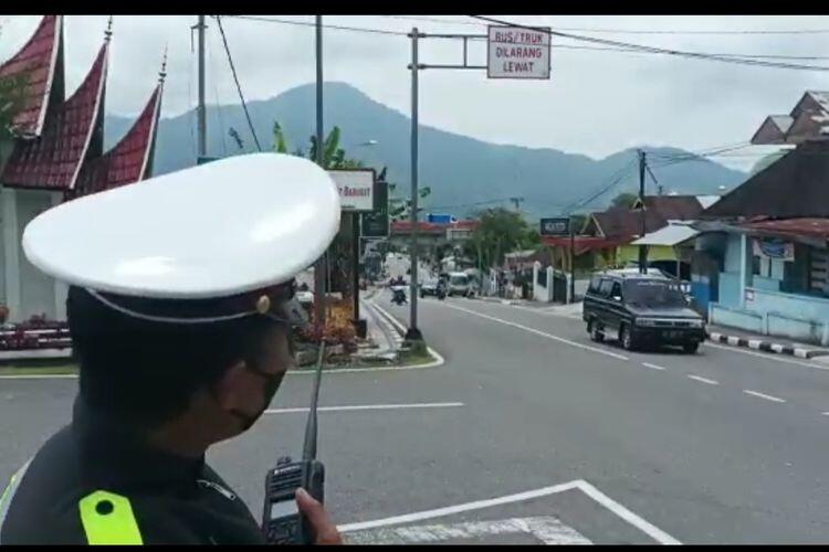 Bus Tabrak Flyover Hingg Atap Copot! Kok Bisa?