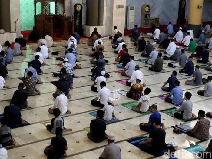 Covid Melonjak, MUI Perbolehkan Salat Jumat Diganti Salat Zuhur