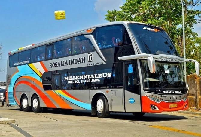 Lebih Nyaman Mana, Dek Atas Bus Double Decker Atau Dek Bawah?