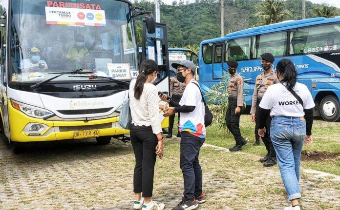 Jelang MotoGP, Polisi Polres Lombok Tengah Berlatih Bahasa Inggris