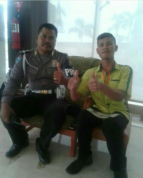Curhat Dikit Boleh Kali