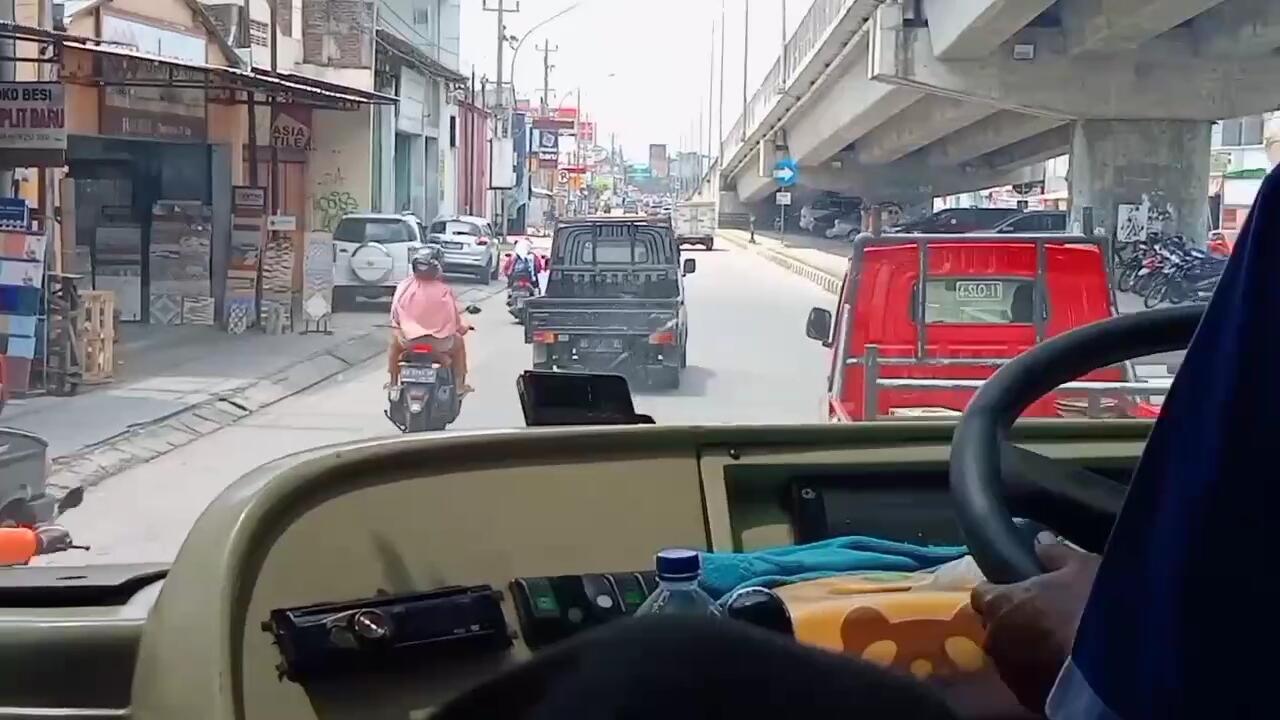 Menikmati Hijaunya Hutan Sampai Kemacetan Jalan, Pergi ke Solo Bersama Sugeng Rahayu