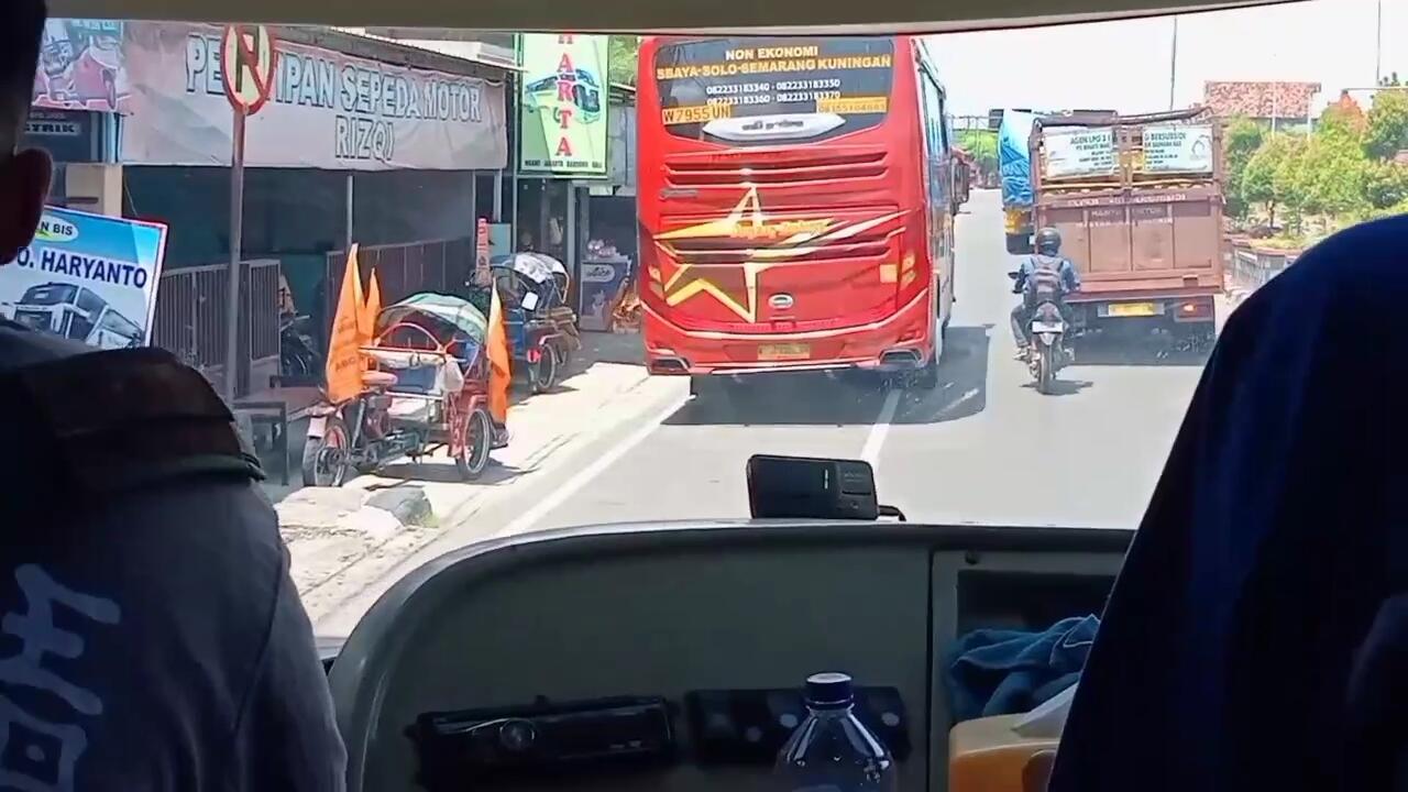 Menikmati Hijaunya Hutan Sampai Kemacetan Jalan, Pergi ke Solo Bersama Sugeng Rahayu