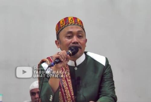 KH. Idrus Ramli Imbau Masyarakat Tak Ikuti Habib Kribo