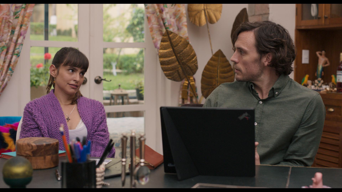 Kepo Kehidupan Cinta Seorang Penulis Novel? Nonton Film “Book Of Love”!