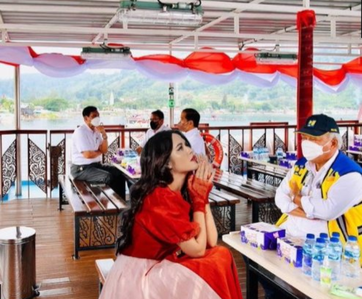 Tenang Pak Bas Anda Tak Sendiri, Kreatifnya Warga +62