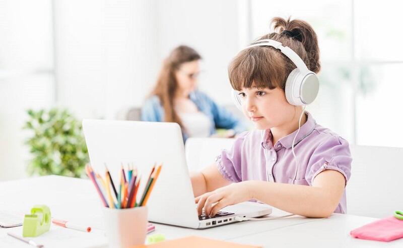 Sekolah Kembali Daring karena Virus Omicron, Ini yang Harus Dipersiapkan Orang Tua