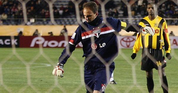 Kiper (Penjaga Gawang) Dengan Rekor Gol Terbanyak