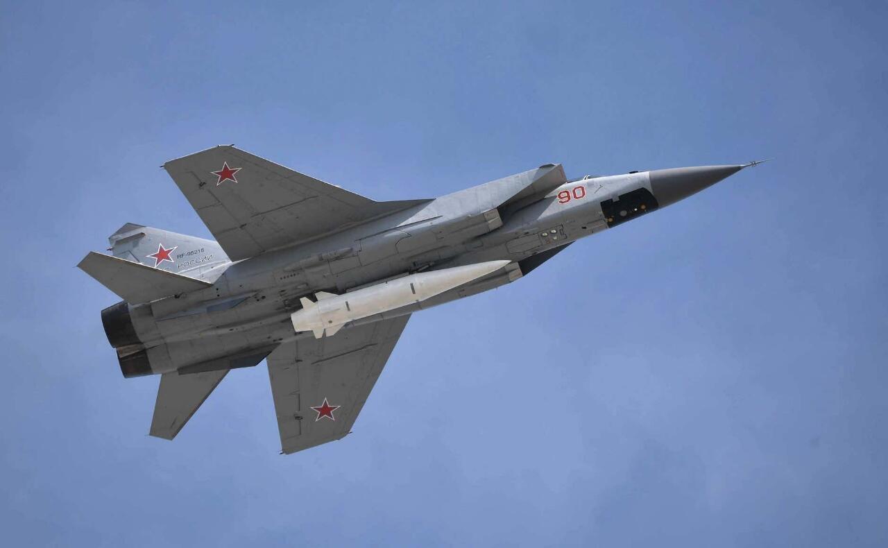 MiG-31 Foxhound yang Dilengkapi Rudal Hipersonik Kinzhal Merapat ke Kaliningrad