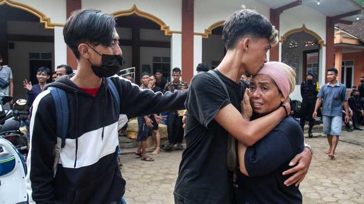 Momen Pembebasan 64 Warga Wadas yang Sempat Ditangkap Polisi