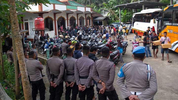 Momen Pembebasan 64 Warga Wadas yang Sempat Ditangkap Polisi