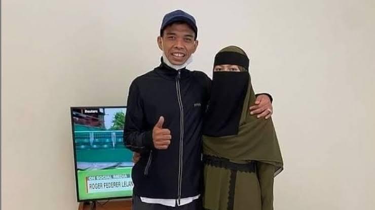 MESRA BANGET!! Potret Kebersaman UAS dan Istrinya Fatimah Az Zahra