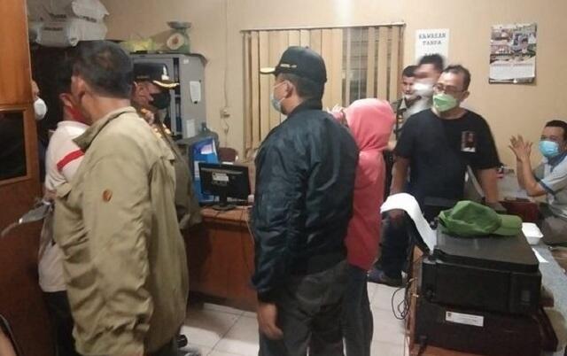 10 Pasang Pasangan Bukan Suami Istri Di Tertibkan Satpol PP Padang