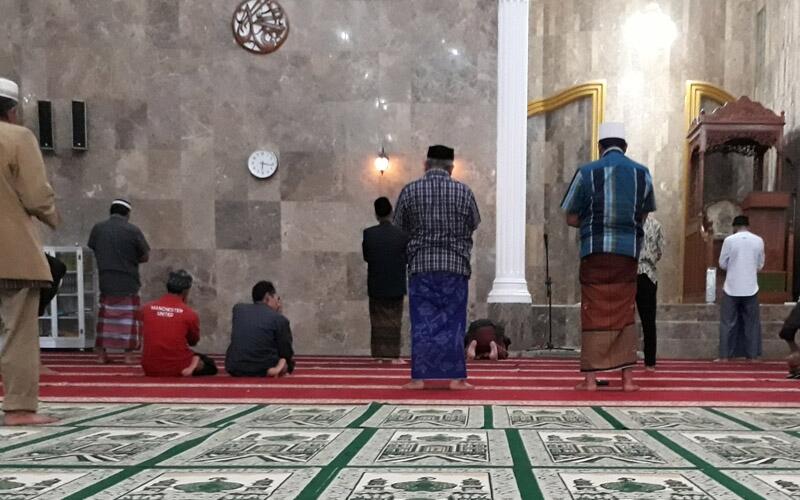 Beredar Video Masjid Disekat-sekat Mirip Jalan Tamiya, Covid-19 Sangat Menghantui
