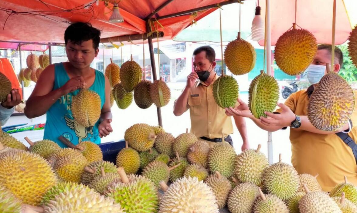 Sempat Viral Durian Palsu, Oknum Penjual di Pasar Cheng Ho Diberikan Peringatan