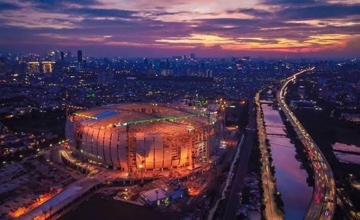 Fenomena! Rintihan Di Balik Gemerlapnya Jakarta International Stadium