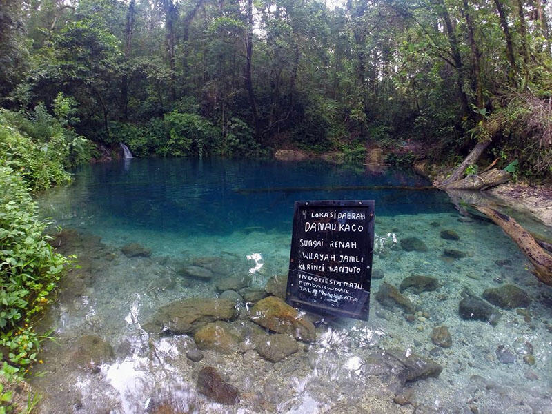 Sejarah &amp; Cerita Legenda Asal Mula Danau Kaco, Jambi. Mutiara Biru di Tengah Hutan.
