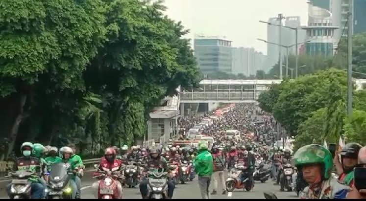 Menjadi Orang Yang Dicintai Banyak Orang, Tirulah Bang Johan!