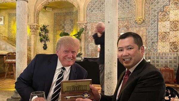 Hary Tanoe Unggah Momen Makan Malam, Donald Trump Sapa Jokowi